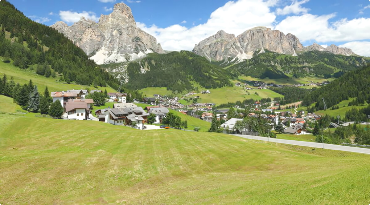 I nostri servizi di noleggio auto offrono una vasta selezione di veicoli a Corvara in Badia.